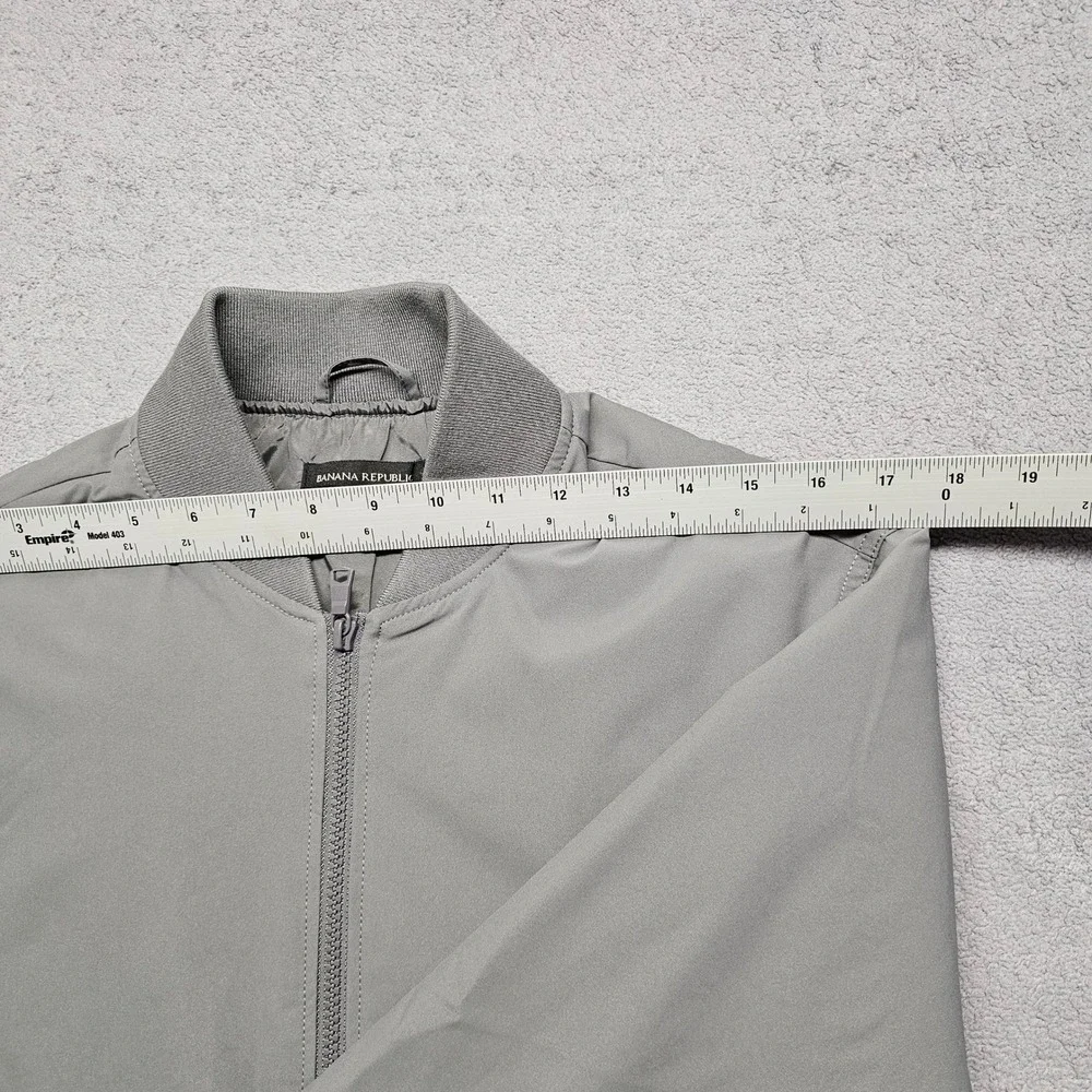 Banana Republic Bomber Jacket Mens Medium Gray Lined‎ Water Resistant Full Zip